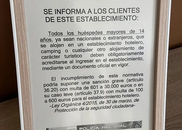 アパート Amplio En El Centro リベイラ